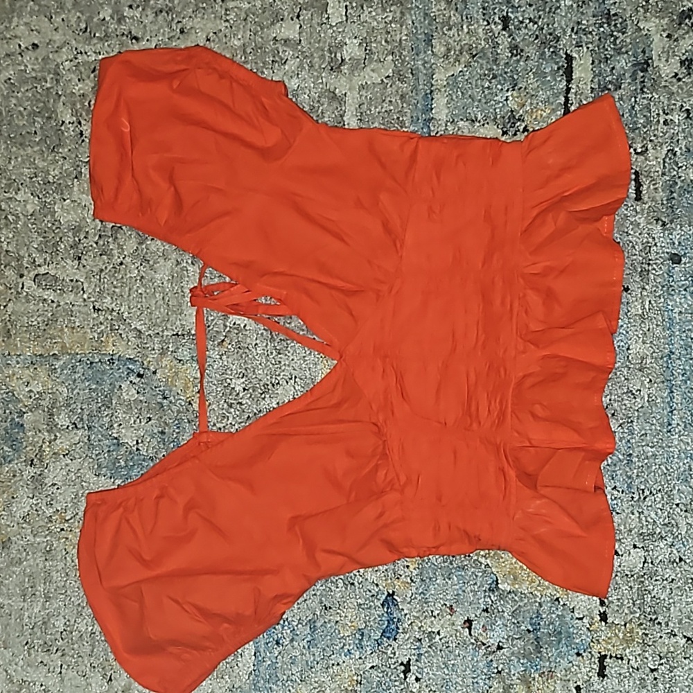 🔥 Orange shirt